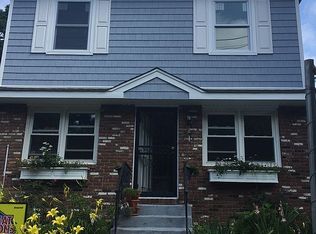 123 Harbor Rd, Port Washington, NY 11050