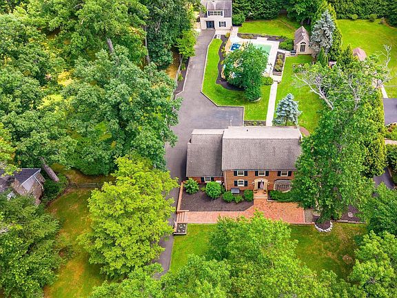 2nd image of 719 Cedar Hill Rd