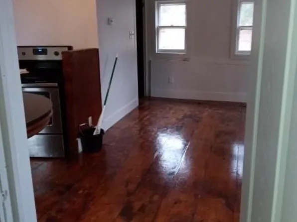21 Woodleigh Rd, Pittsfield, MA 01201