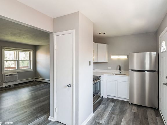 5th image of 410-440 W Palatine Rd #430-12
