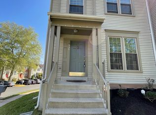 6936 Compton Ln, Centreville, VA 20121