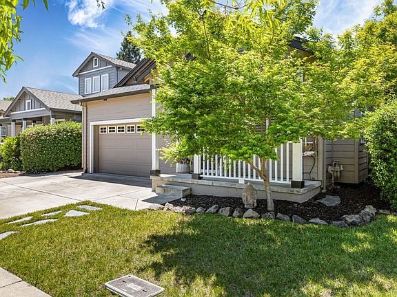 3rd image of 1545 Gamay Street