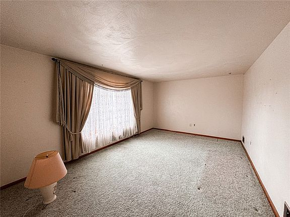 3rd image of 12161 Church Dr