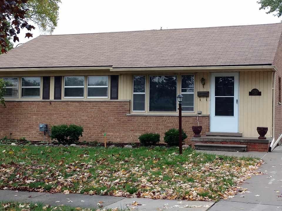 1st image of 22973 Clairwood St