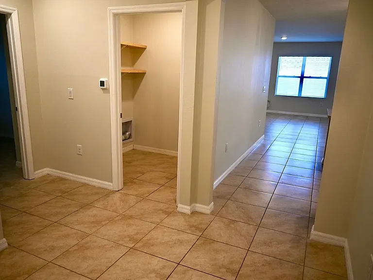 1036 Bethpage Rd — Photo 10
