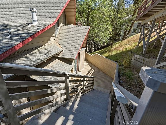 3rd image of 320 Delle Dr