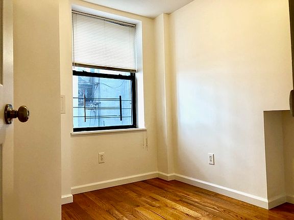 5th image of 37 Allen St #4F
