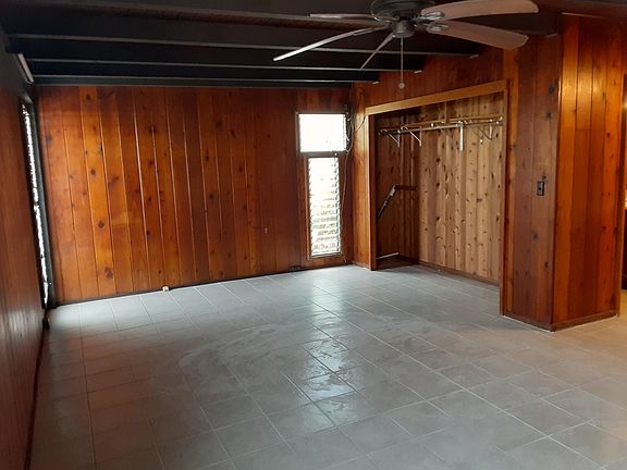 2nd image of 504 Maluniu Ave #B