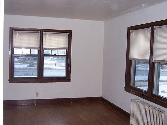 2nd image of 1115 Grove St APT A