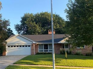 6541 Rexford Dr, Lincoln, NE 68506