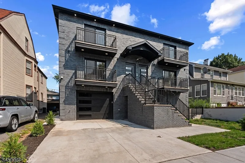 144 N 14th St