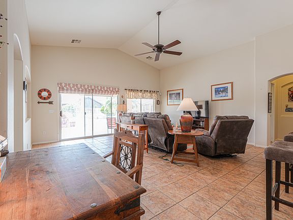 5th image of 103 S Laura Ln