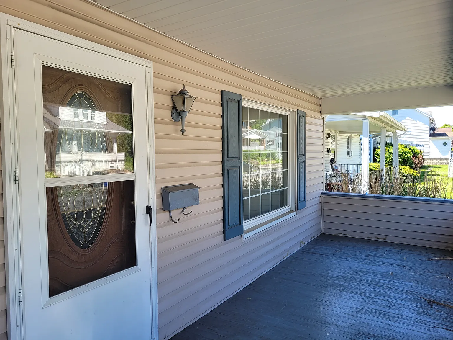 3 bed, 1.5 bath, 1292 sqft, $1,350 — Photo 2