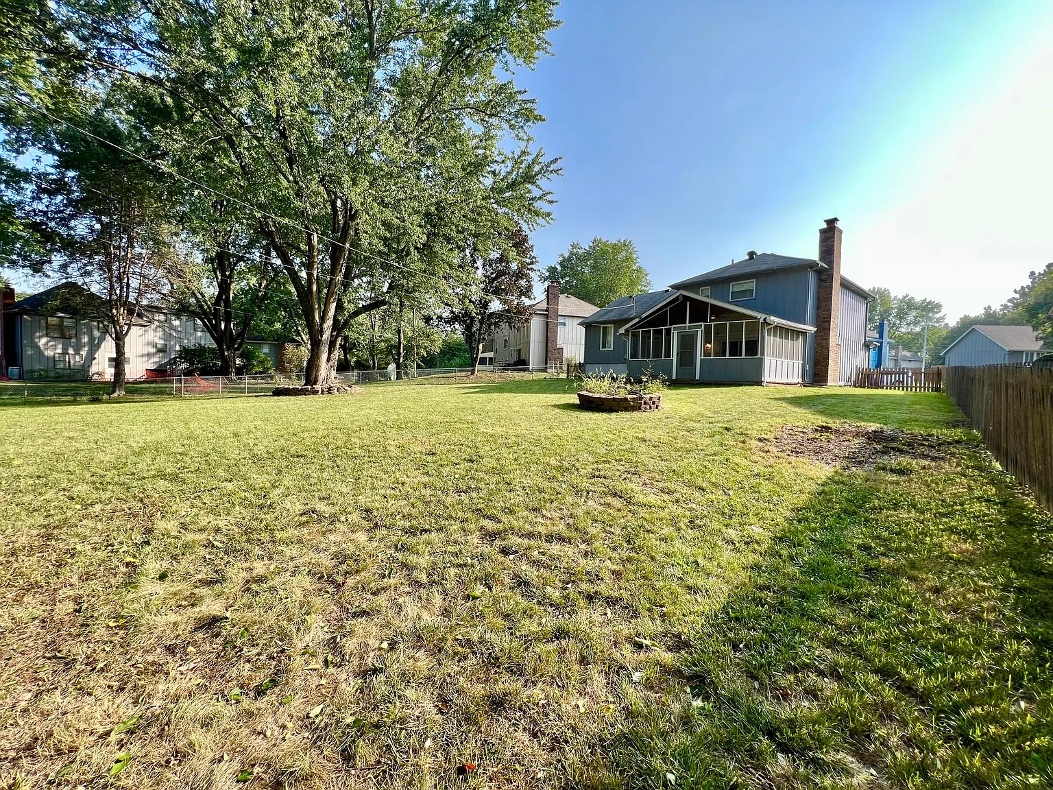 4 bed, 2.5 bath, 2424 sqft, $2,600 — Photo 3