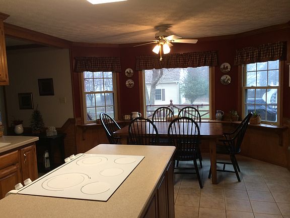3rd image of 12 Trotters Bridge Dr