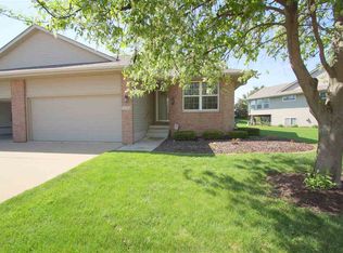 5130 Red Fox Rd, Bettendorf, IA 52722