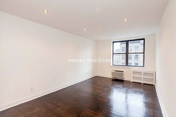 Rented by Mirador Real Estate | media 20