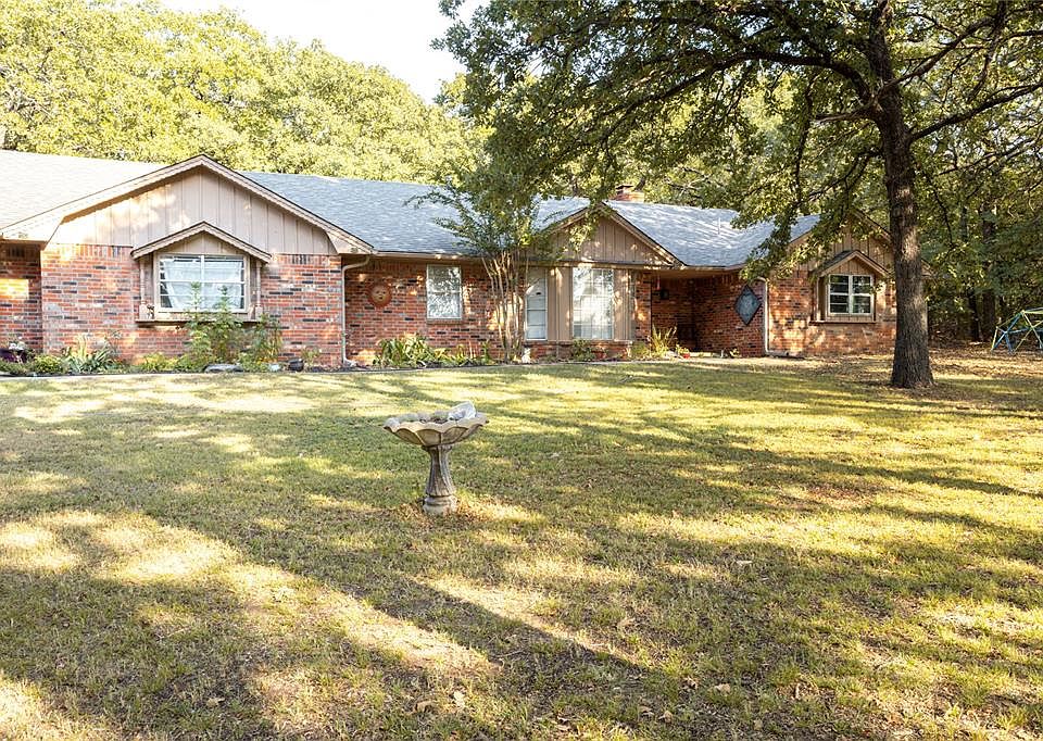 1st image of 507 Whispering Oaks Rd