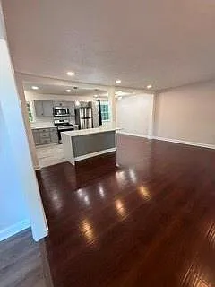644 Bantry Ln — Photo 9