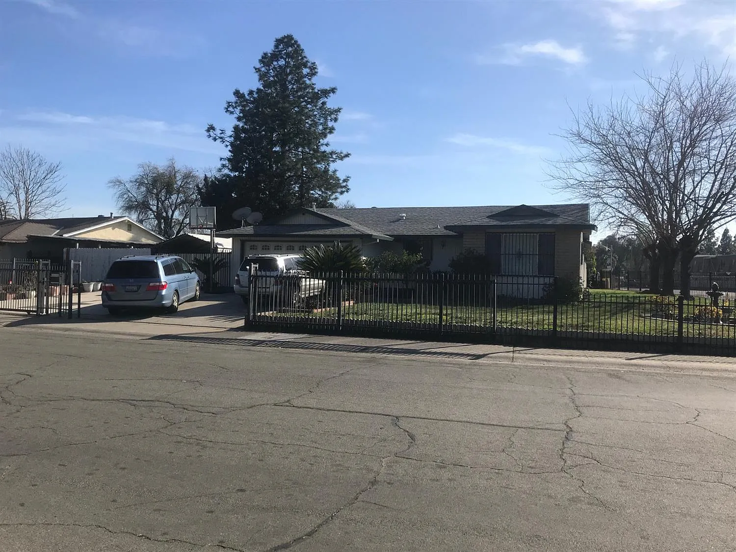 5500 Seyferth Way photo 1