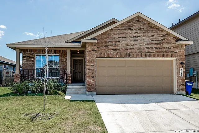 1041 Lauren St — Photo 1