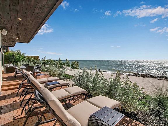 4th image of 121 N Casey Key Rd