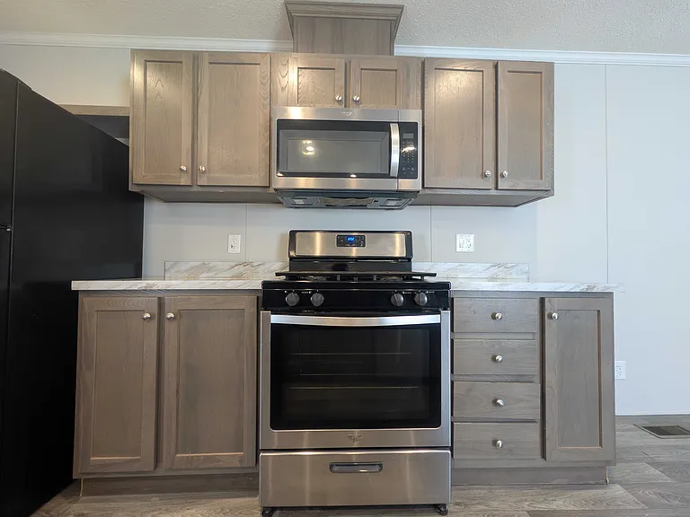 38000 Le Chateau Blvd #147 — Photo 5