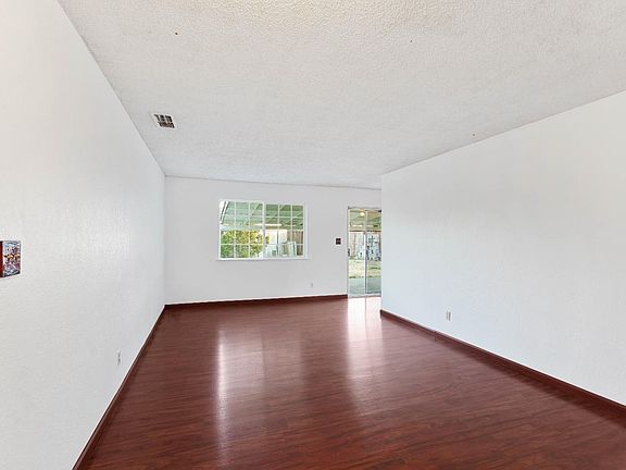 4th image of 7993 Franciscan Way