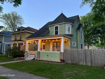 709 Chestnut St, Grand Forks, ND, 58201