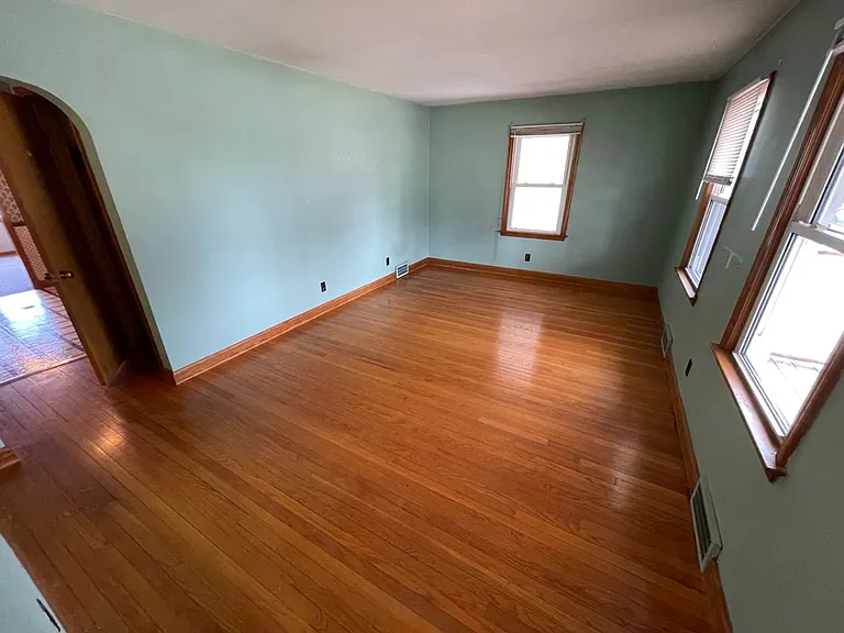 325 Webbmont Cir — Photo 4
