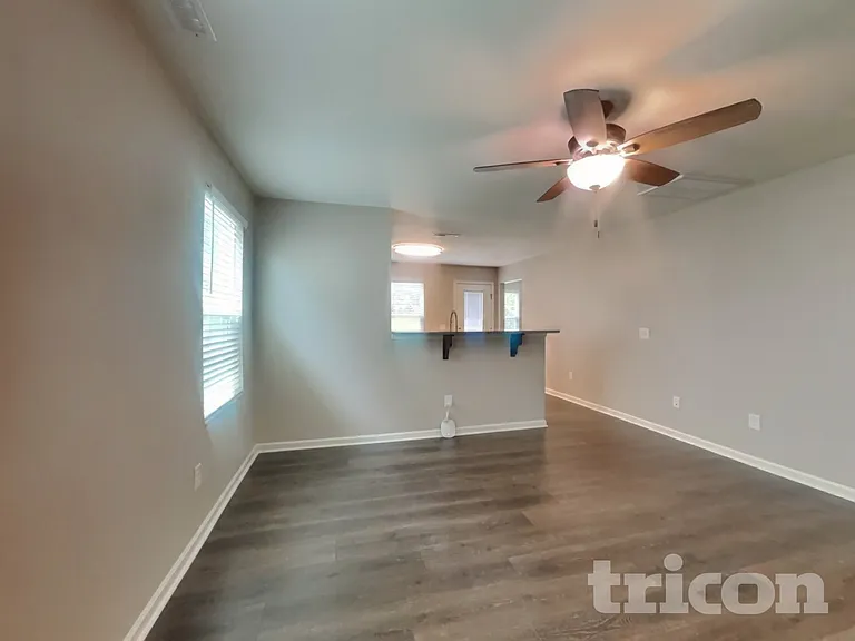 1037 Bitting Hall Cir — Photo 3