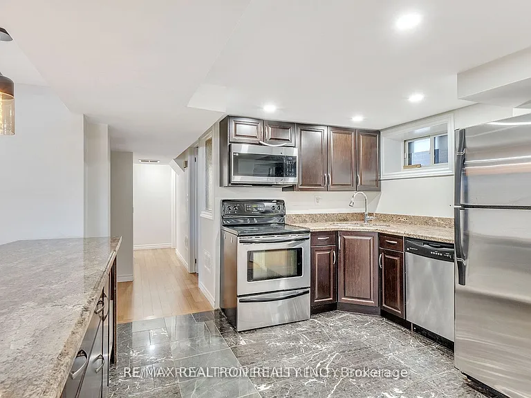79 Kencliff Cres — Photo 7
