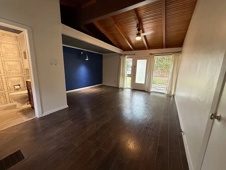2073 Highland Ave — Photo 18