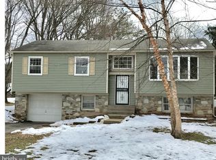 207 Inland Rd, Ivyland, PA 18974