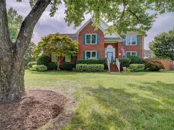 307 Saint Brie W, Suffolk, VA 23435