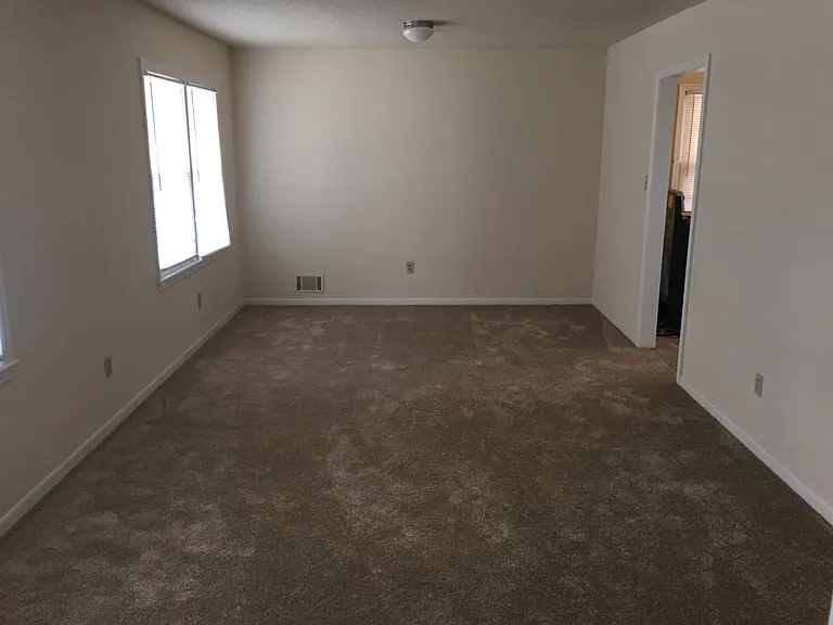 145 Coldstream Dr — Photo 8