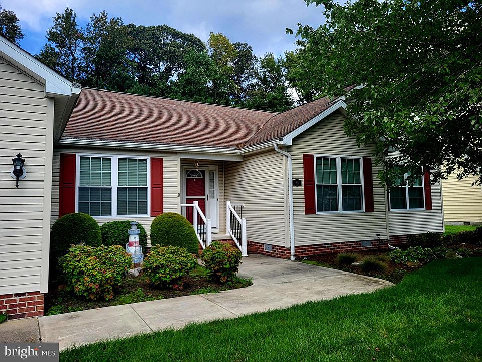 1st image of 25 Aintree Dr