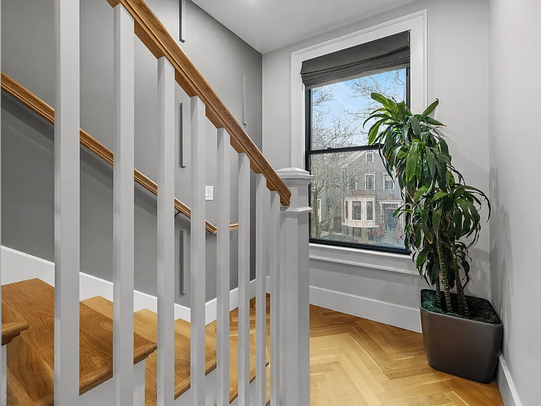 760 E Broadway #2 — Photo 24