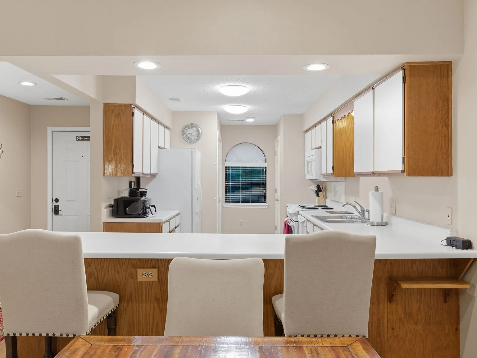 2 bed, 1376 sqft, $2,000 — Photo 3