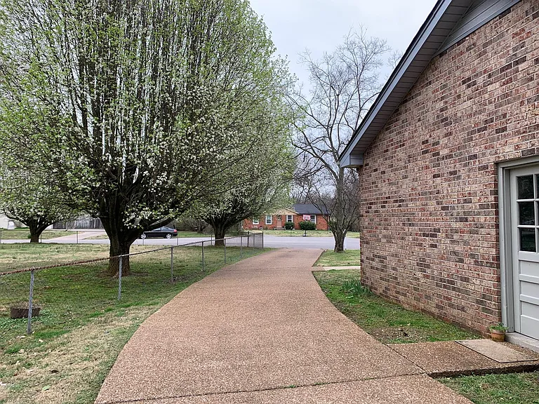 112 Grapevine Ct — Photo 30