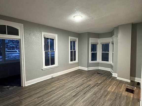 2nd image of 1375 Edgerton St