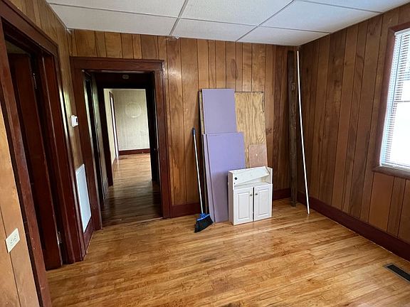 2nd image of 1126 Moore St SE