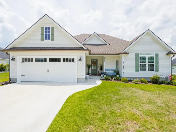 3940 Landings Cir, Hahira, GA 31632