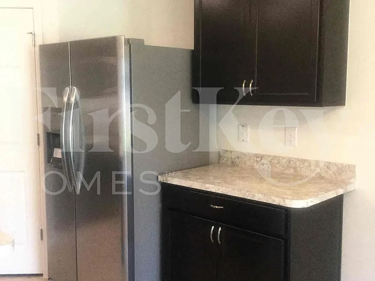 407 SW Lakehurst Dr — Photo 6