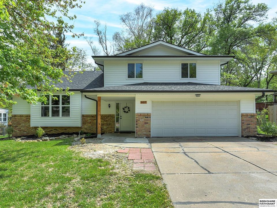 1st image of 807 Douglas Dr