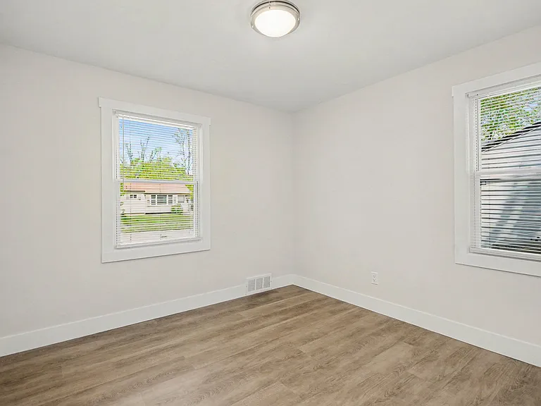 27157 Lucerne Dr — Photo 15