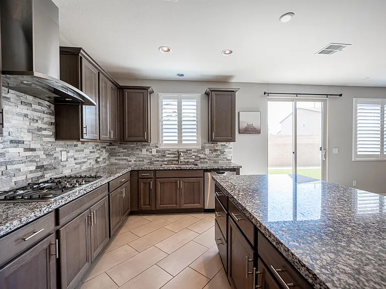 6198 Hays Cove Ct — Photo 17
