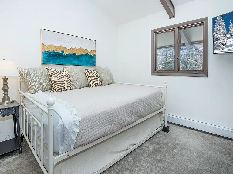 2099 Chamonix Ln #1A — Photo 9