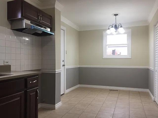 8028 S. Kenton — Photo 3