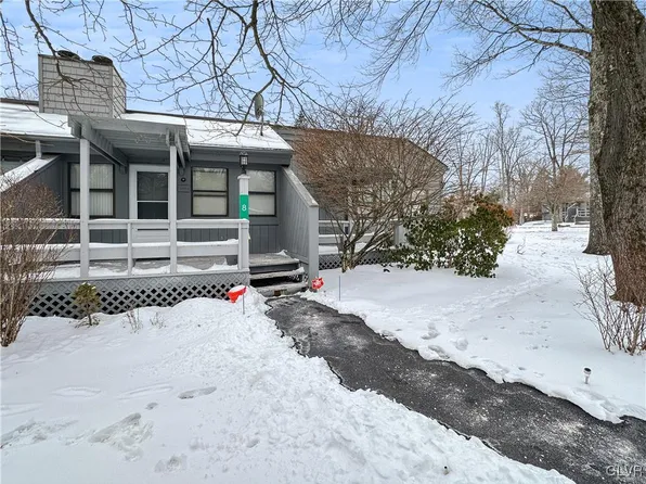 112 Condor Dr #8, Tamiment, PA 18371